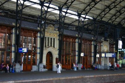  Salsa in Haarlem, Netherlands: Station