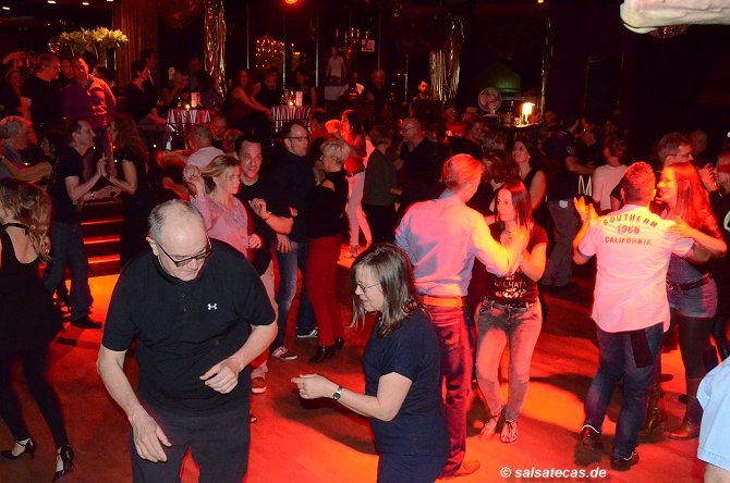 Salsa im Prater Bochum mit DJane Susanne