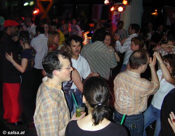 Salsa im Com-Center (anklicken zum Vergrößern)