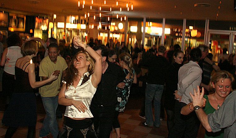 Salsa im Cup´n Cino, Hamburg